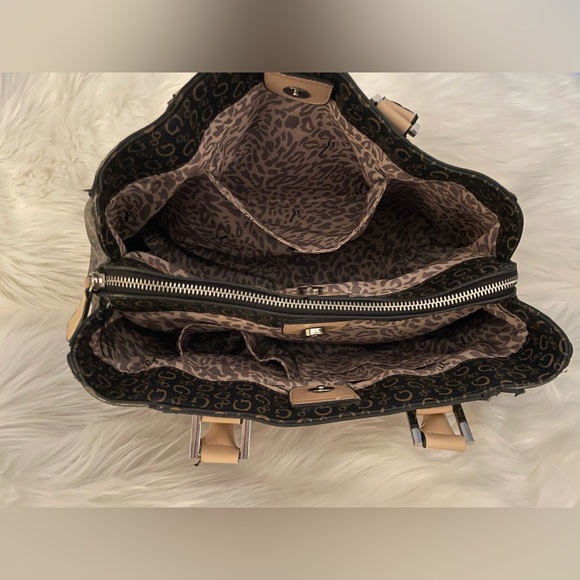 Guess Handbag - Picture 11 of 12